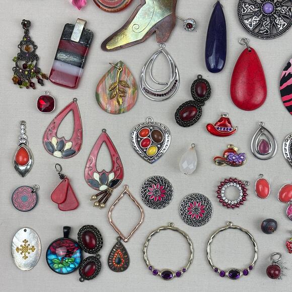 Pendant Charm Craft Jewelry Lot - 80+ Glass Stone Red Pink Purple Orange Variety - Picture 3 of 11